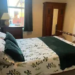 Two Bed Flat In Popular York Rd